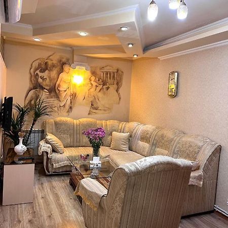 Apartment In The Centre Of Yerevan For Rent Экстерьер фото
