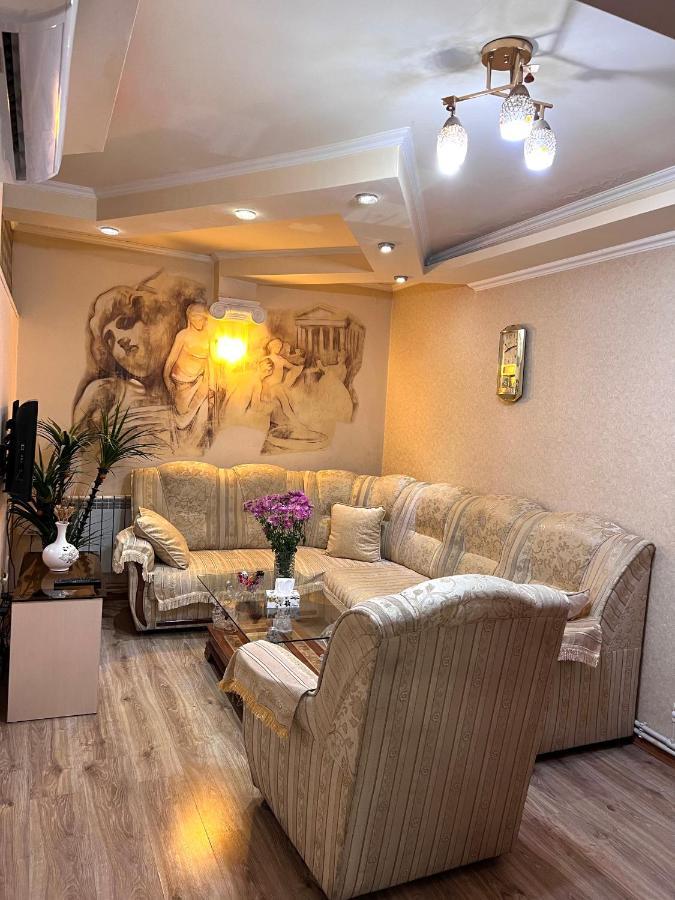 Apartment In The Centre Of Yerevan For Rent Экстерьер фото