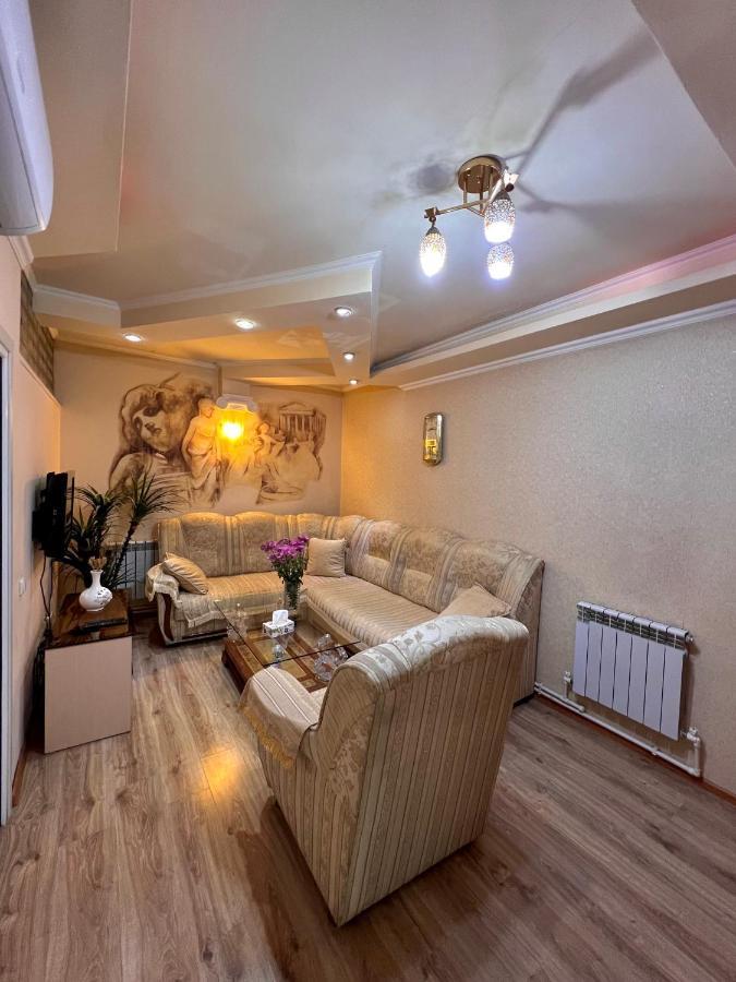 Apartment In The Centre Of Yerevan For Rent Экстерьер фото